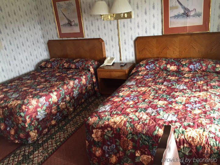 Rainbow Motel Уотъртаун Екстериор снимка