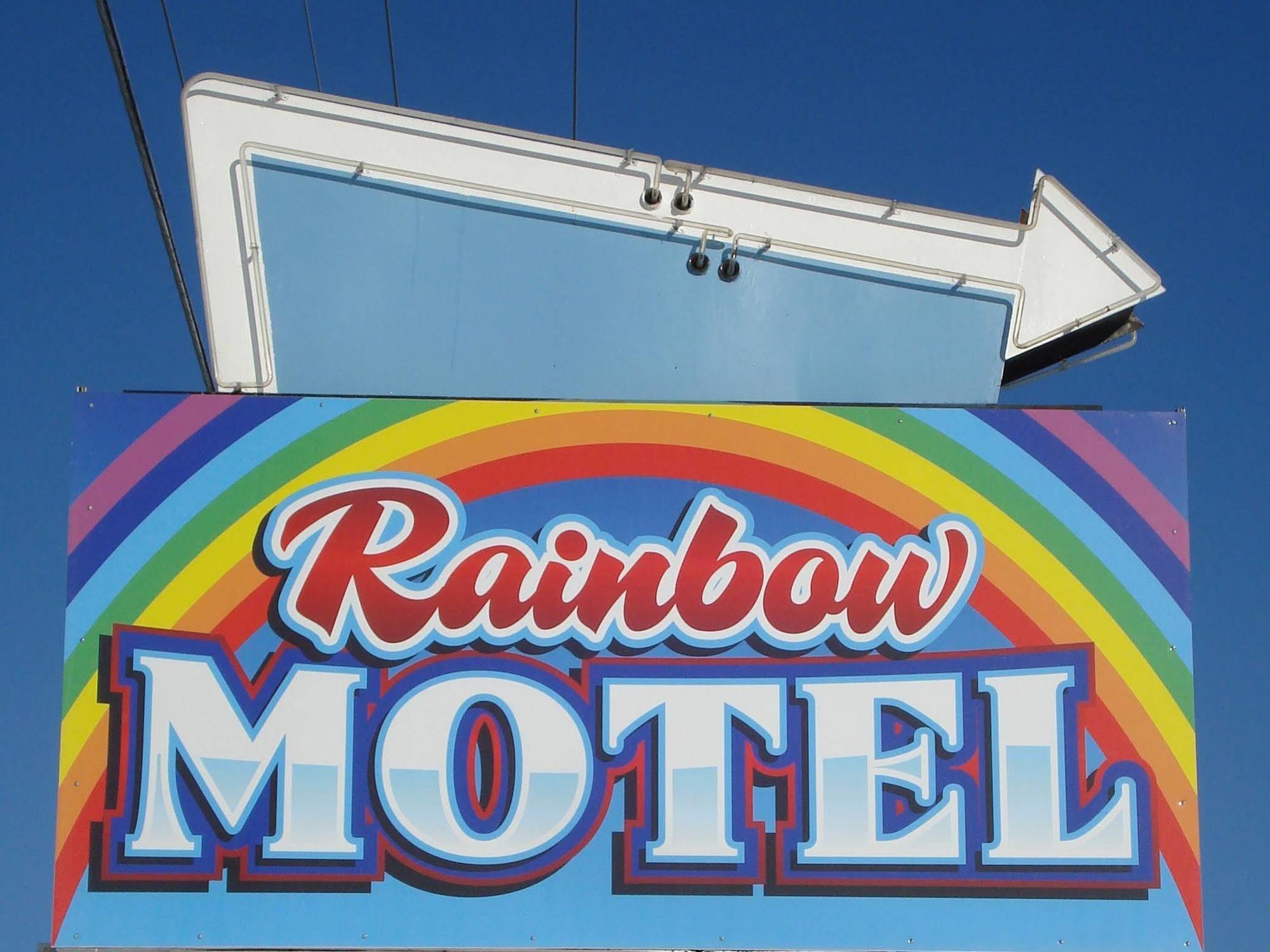 Rainbow Motel Уотъртаун Екстериор снимка
